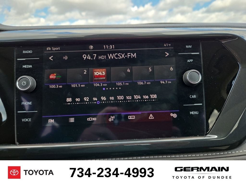 Used 2022 Volkswagen Taos SEL w/ Panoramic Sunroof Package image 27