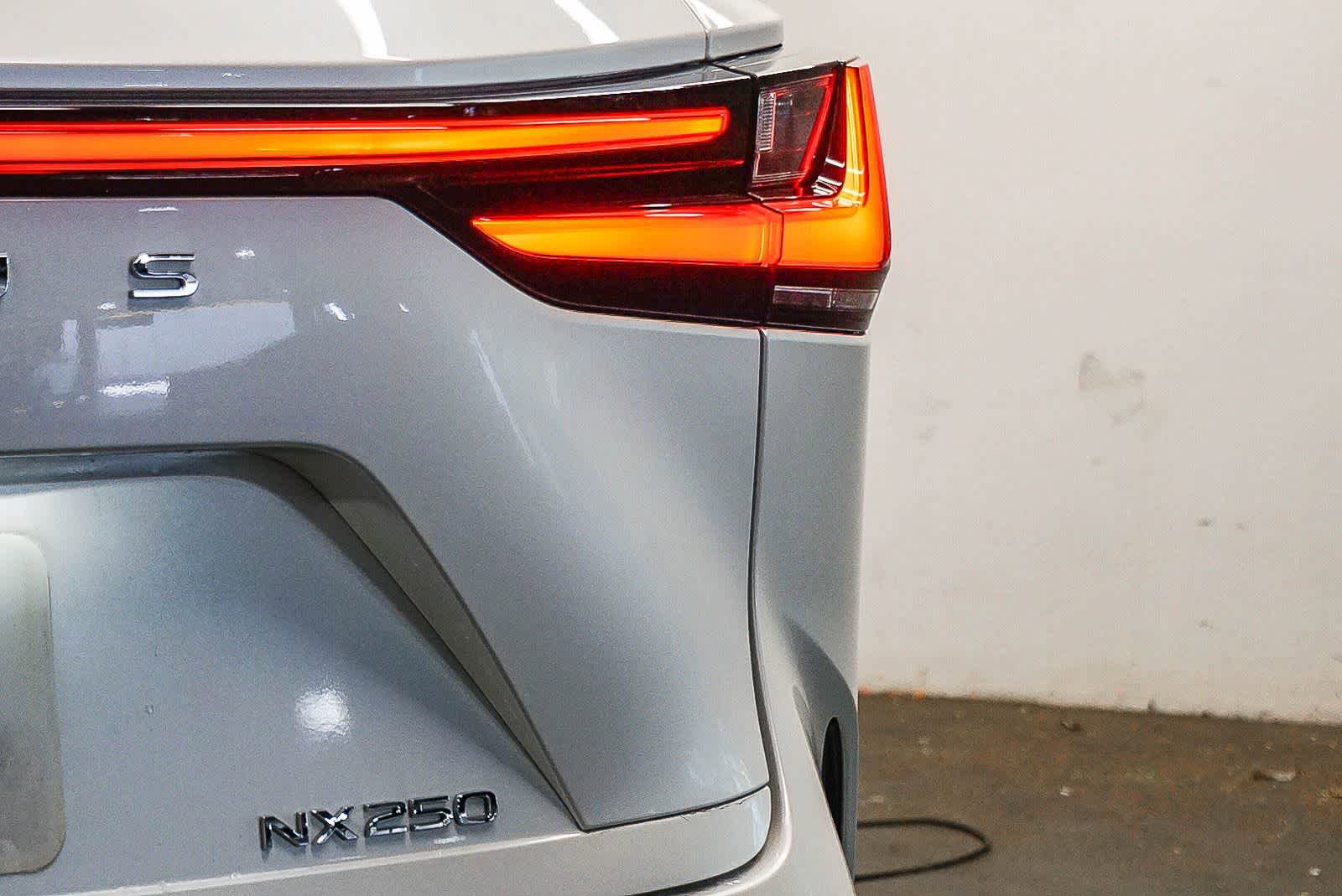 Used 2024 Lexus NX 250 FWD image 11