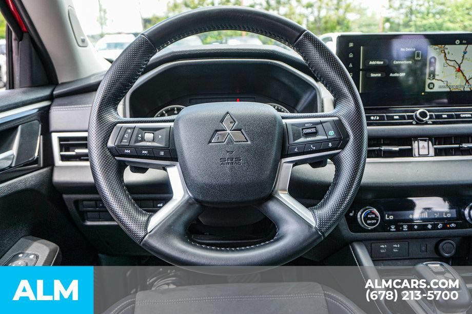Used 2025 Mitsubishi Outlander SE FWD image 29