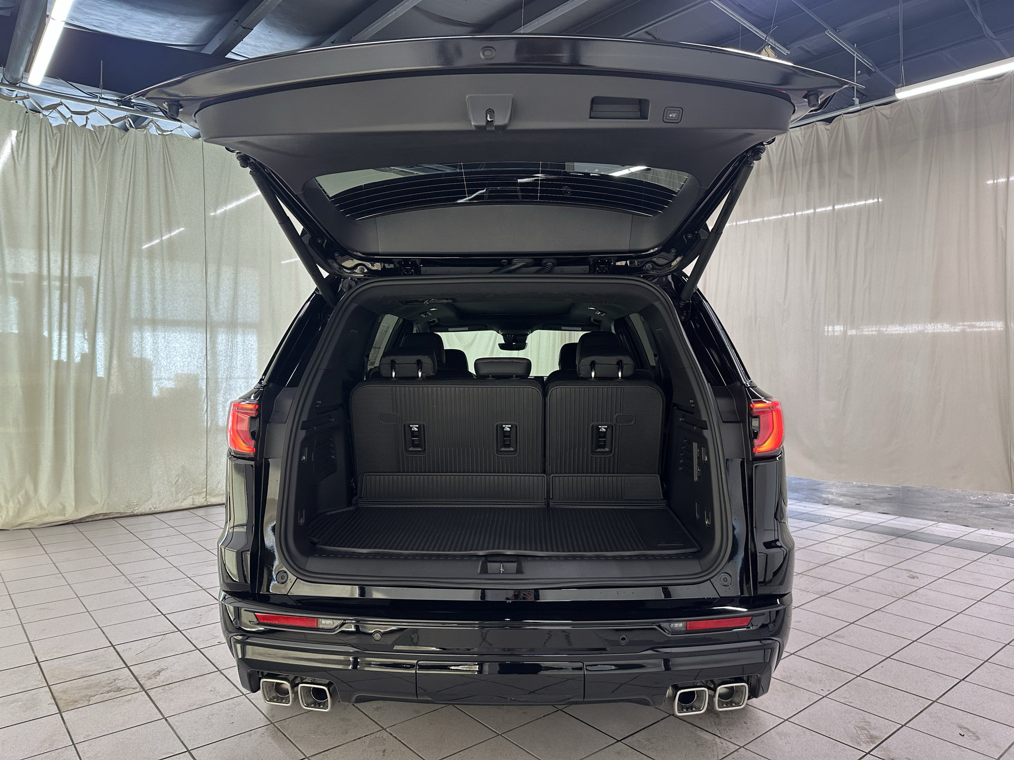 New 2027 GMC Acadia Denali Ultimate w/ LPO, Floor Liner Package AWD/4WD image 10