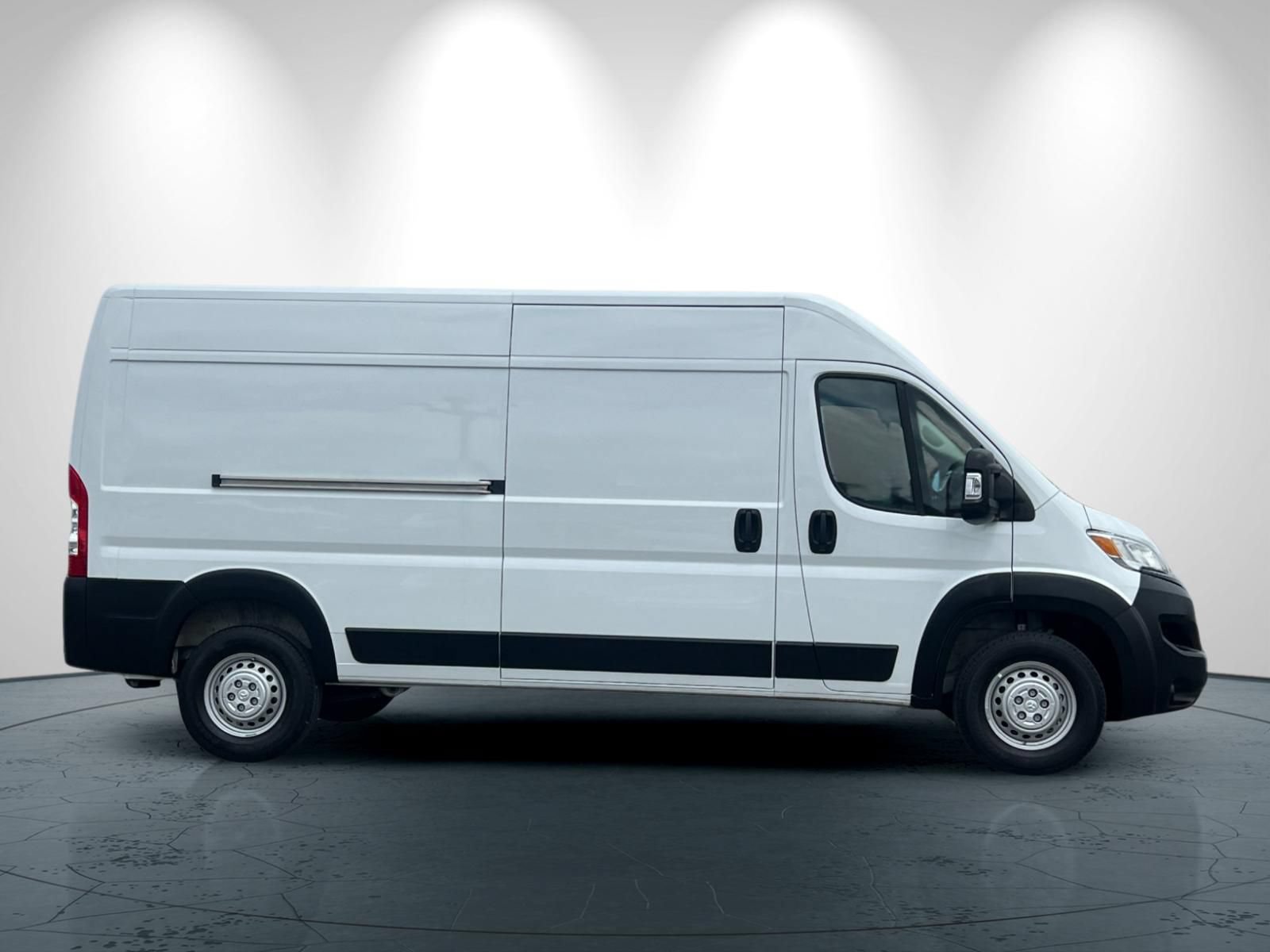 Used 2026 RAM ProMaster 2500 w/ Convenience Group FWD image 3