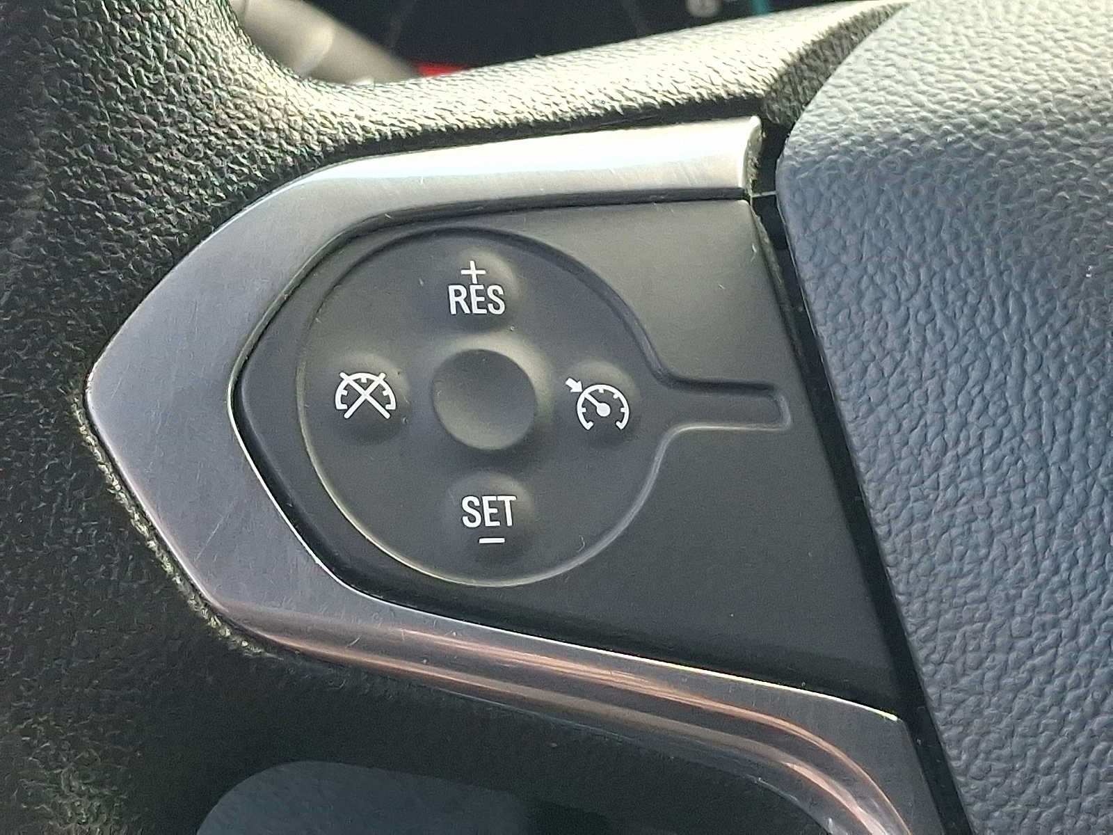 Used 2021 Chevrolet Traverse LS AWD/4WD image 20