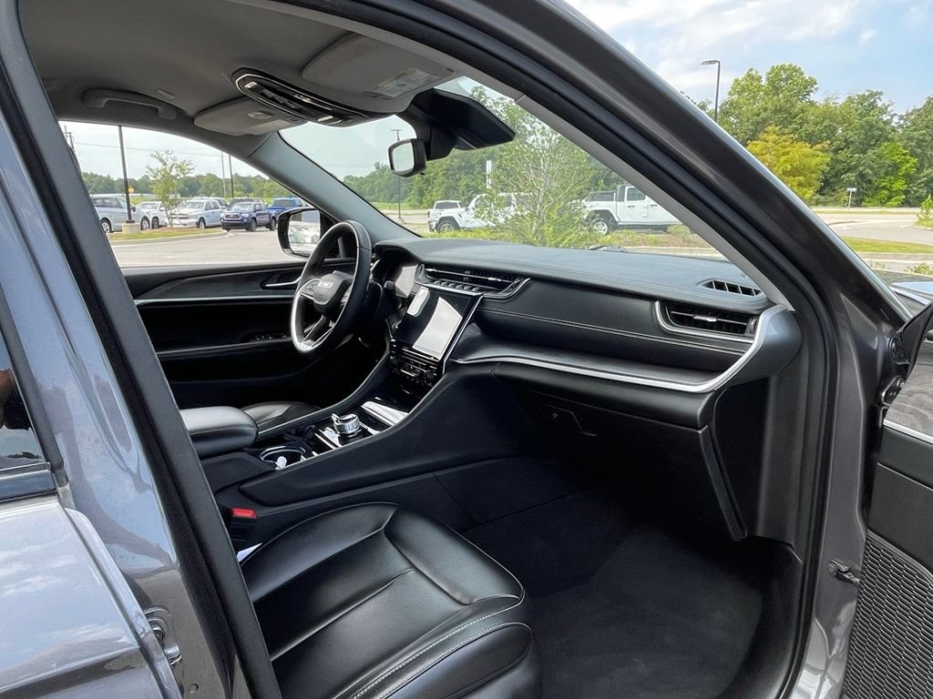 Used 2023 Jeep Grand Cherokee L Limited AWD/4WD image 36