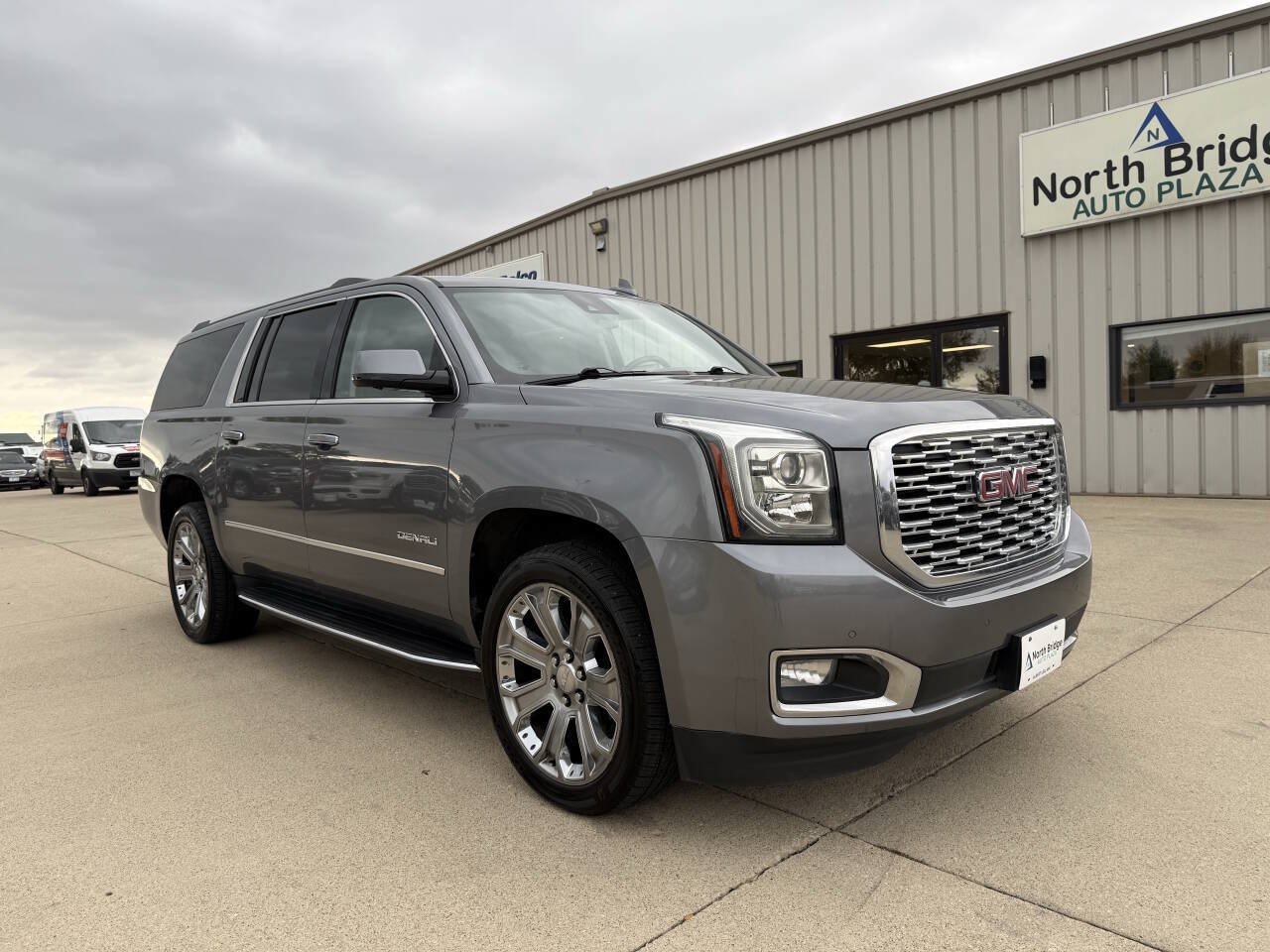 Used 2018 GMC Yukon XL Denali w/ Open Road Package AWD/4WD image 1