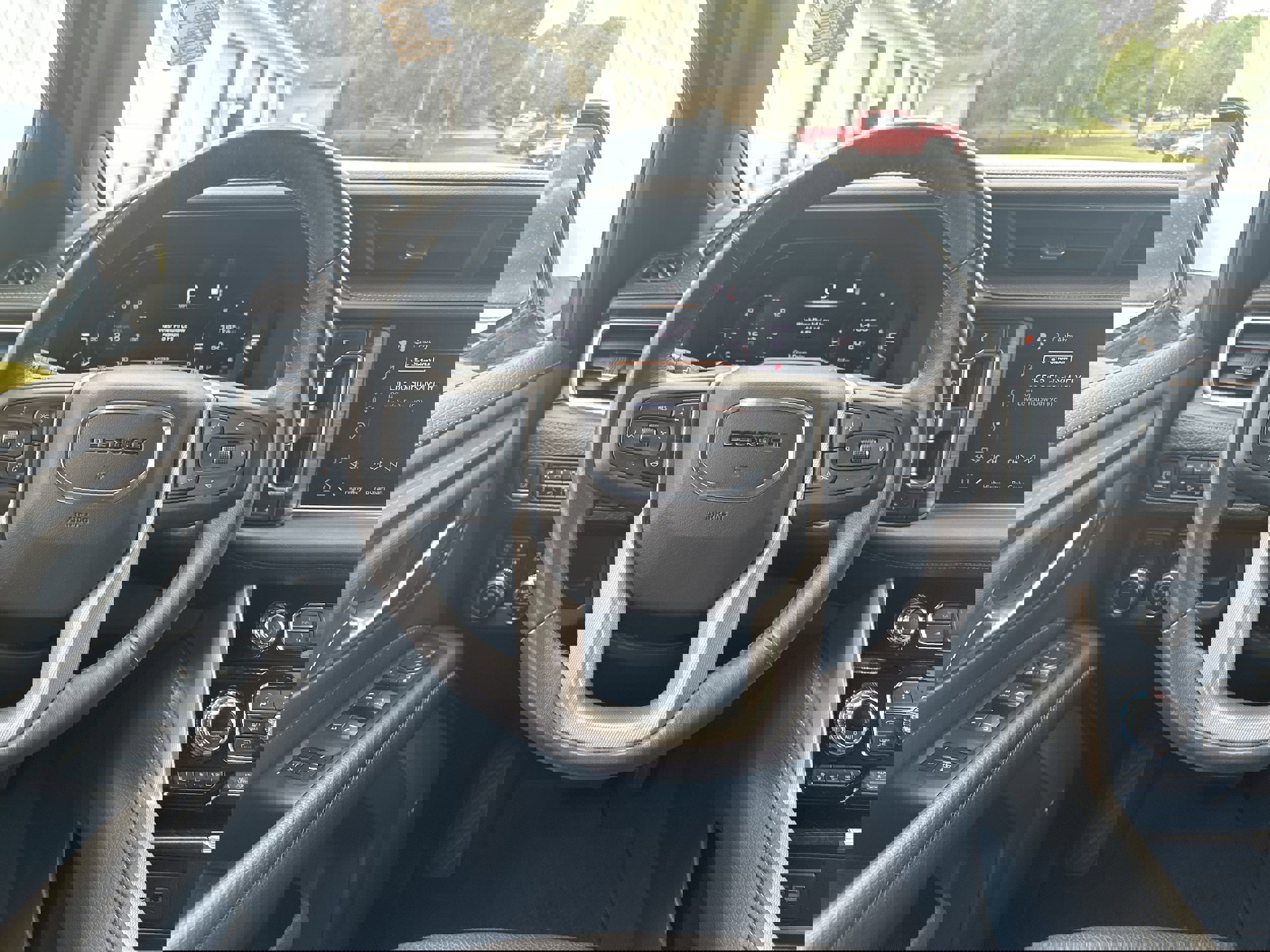 Used 2022 GMC Yukon Denali image 24