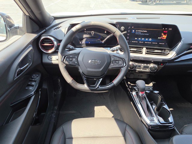 New 2026 Chevrolet Trax RS w/ Sunroof Package FWD image 24