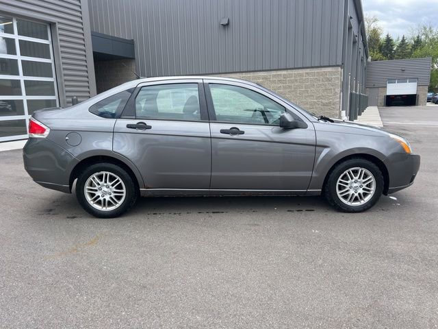 Used 2009 Ford Focus SE FWD image 4