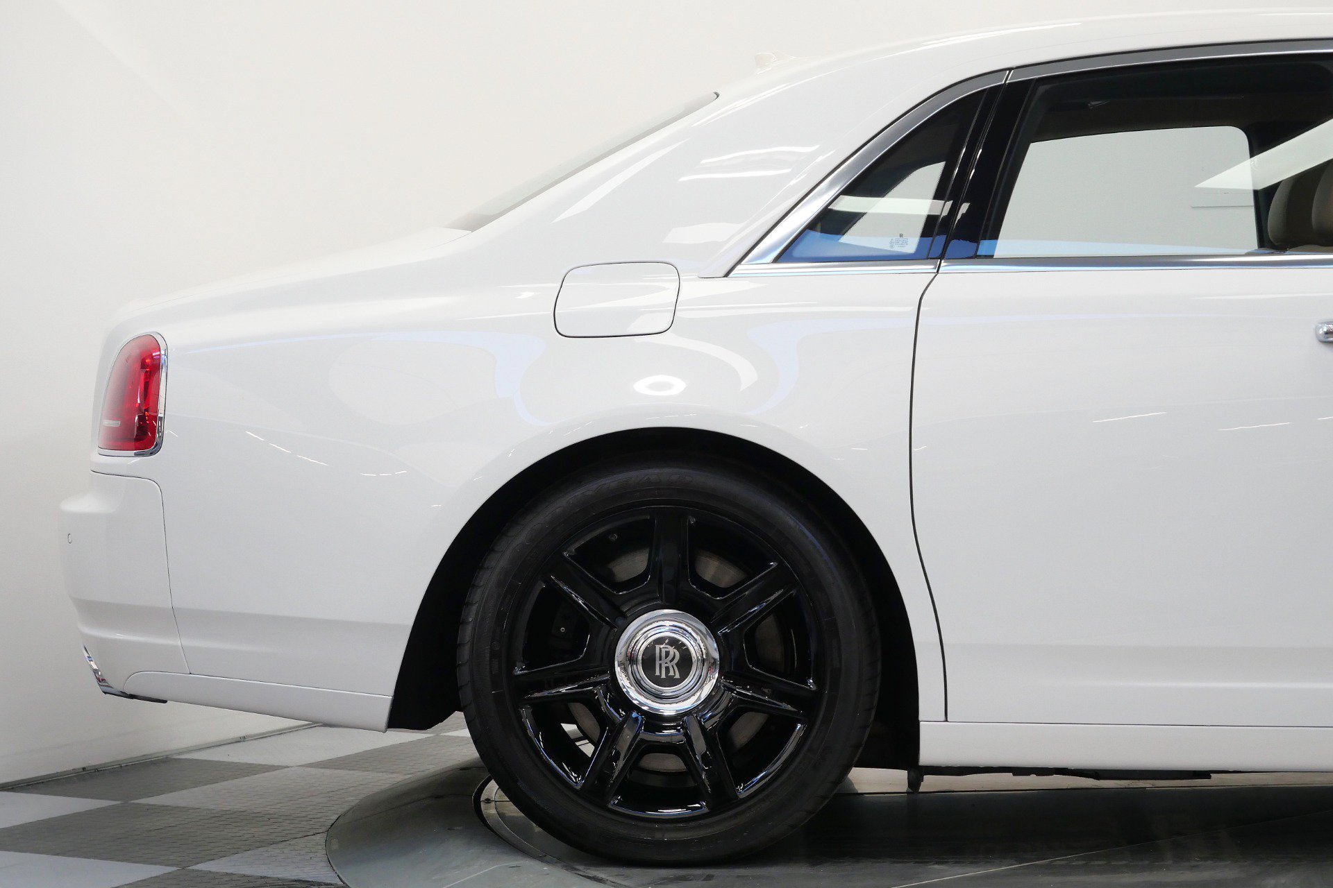 Used 2013 Rolls-Royce Ghost RWD image 53