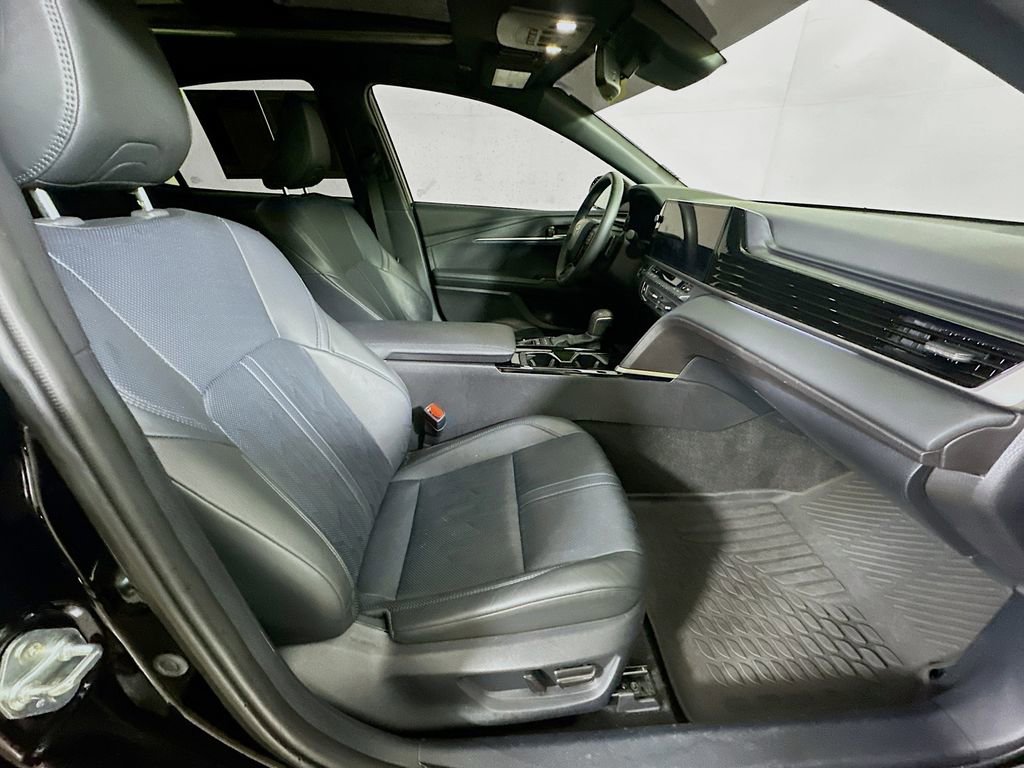 Used 2025 Toyota Camry XSE image 10