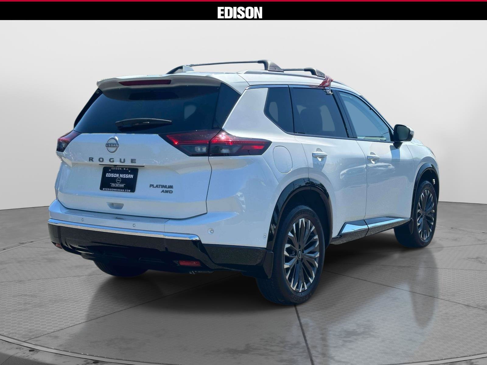 Used 2025 Nissan Rogue Platinum w/ Platinum Premium Package AWD/4WD image 4