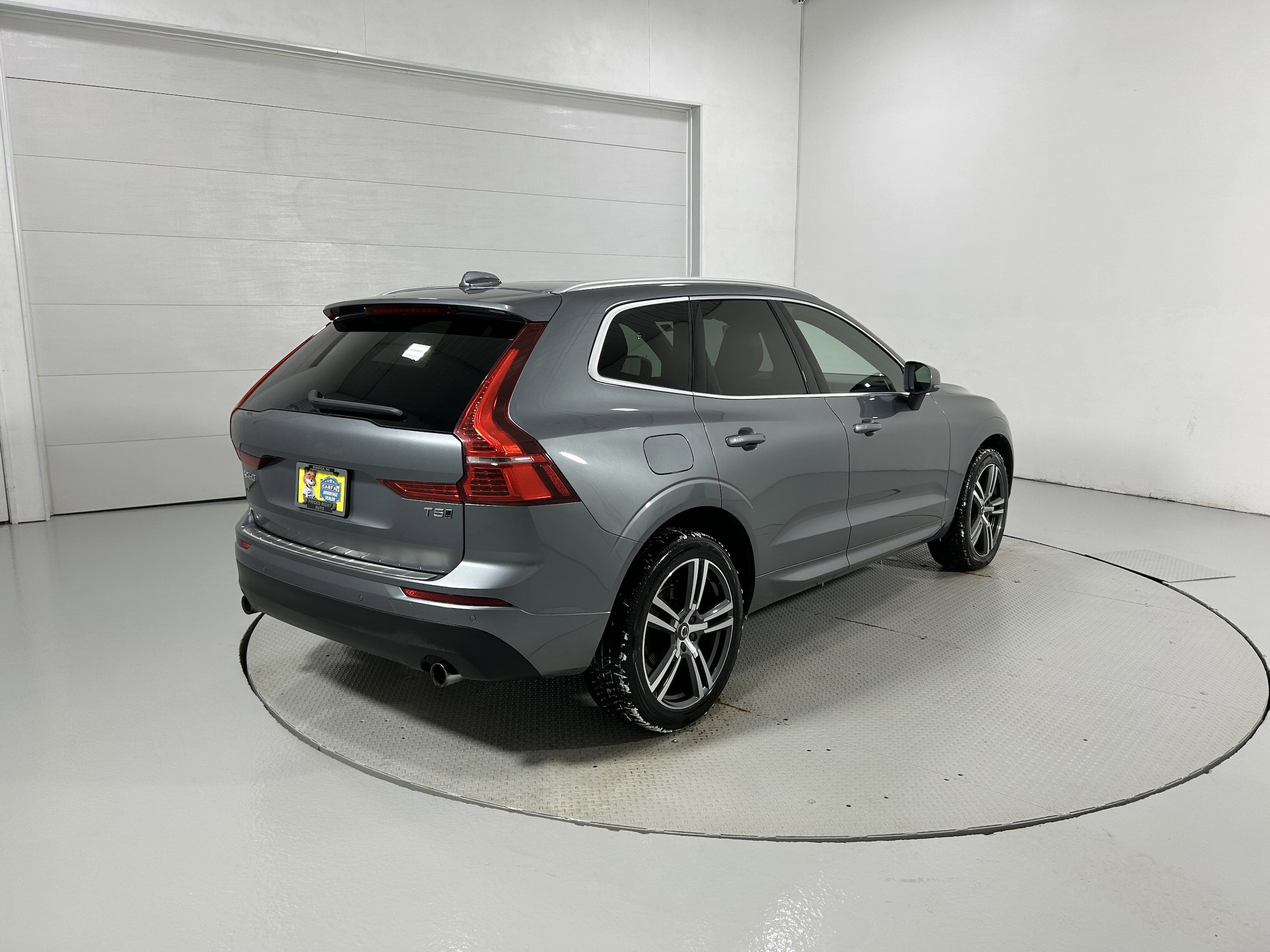 Used 2021 Volvo XC60 T5 Momentum w/ Premium Package image 36