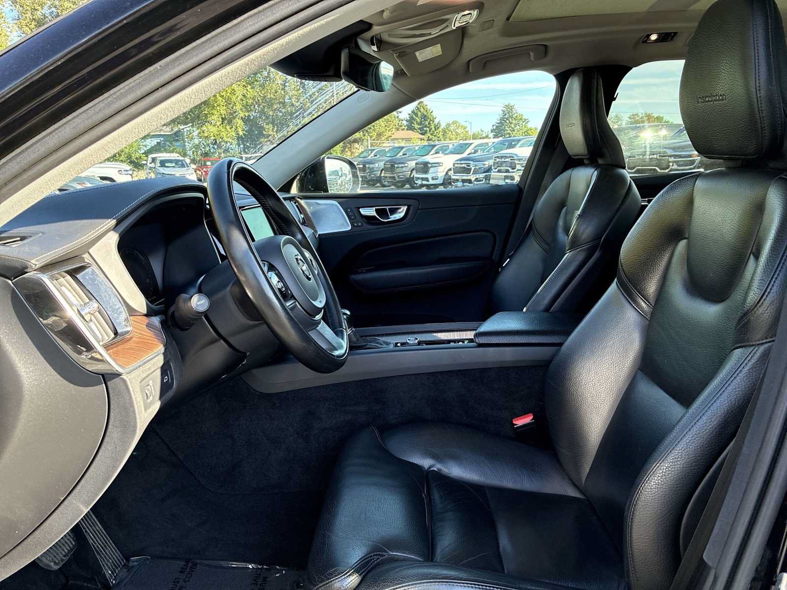 Used 2019 Volvo XC60 T6 Inscription w/ Protection Package Premier AWD/4WD image 13