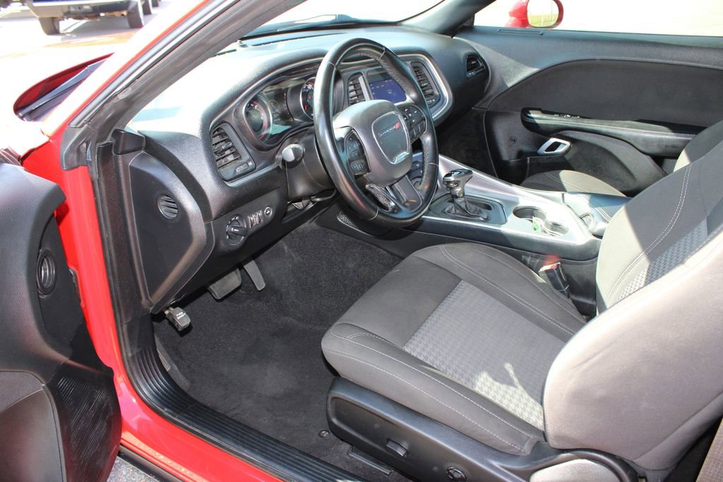 Used 2021 Dodge Challenger SXT image 8