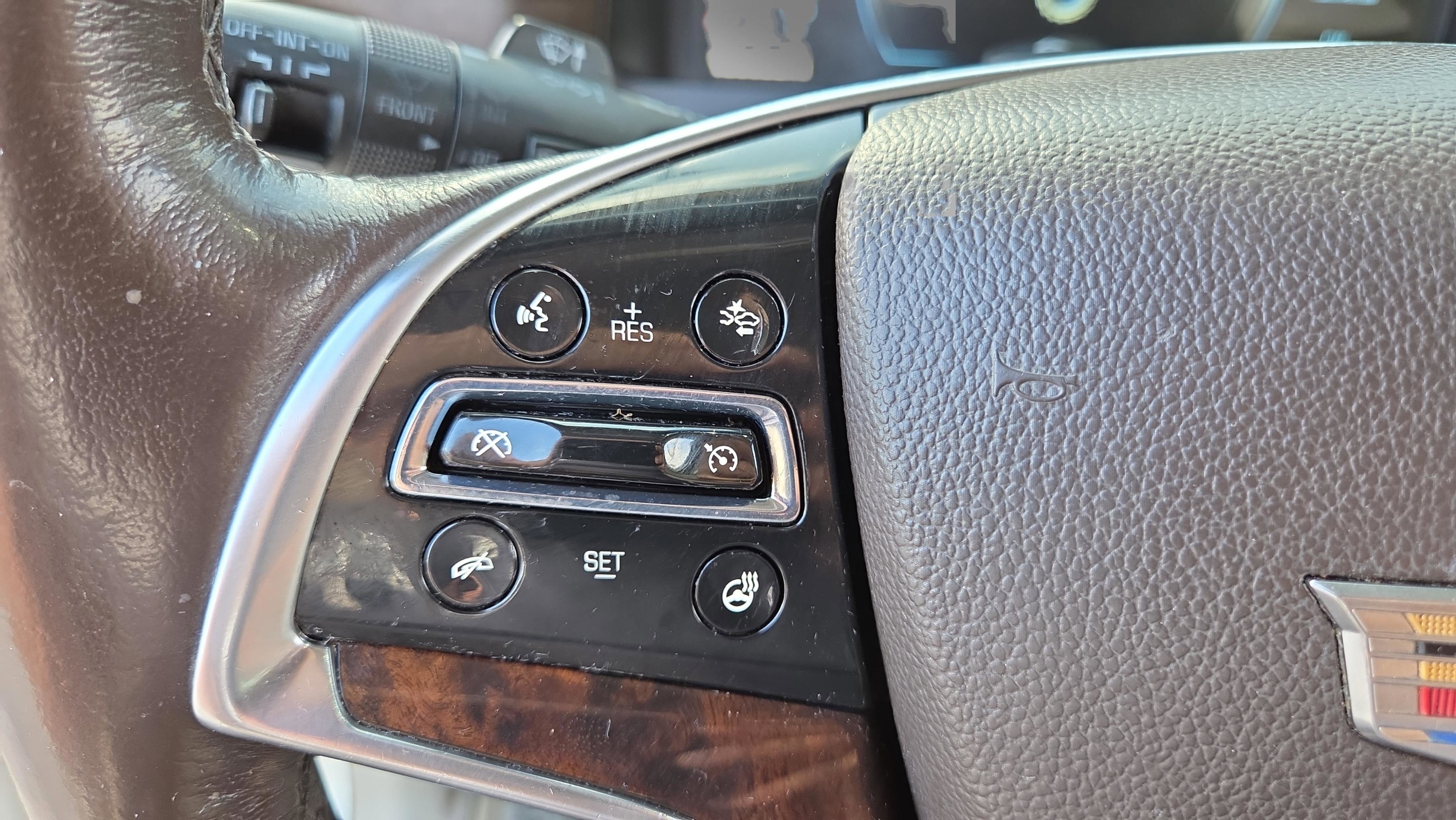 Used 2015 Cadillac Escalade Luxury image 21
