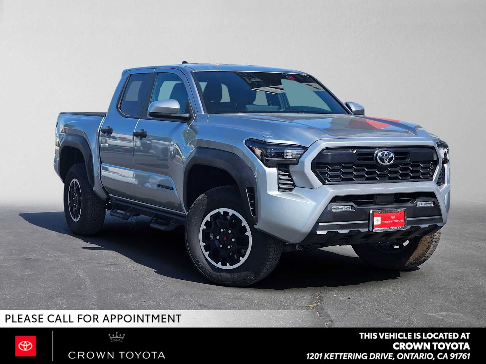 Certified 2025 Toyota Tacoma TRD Off-Road AWD/4WD image 1