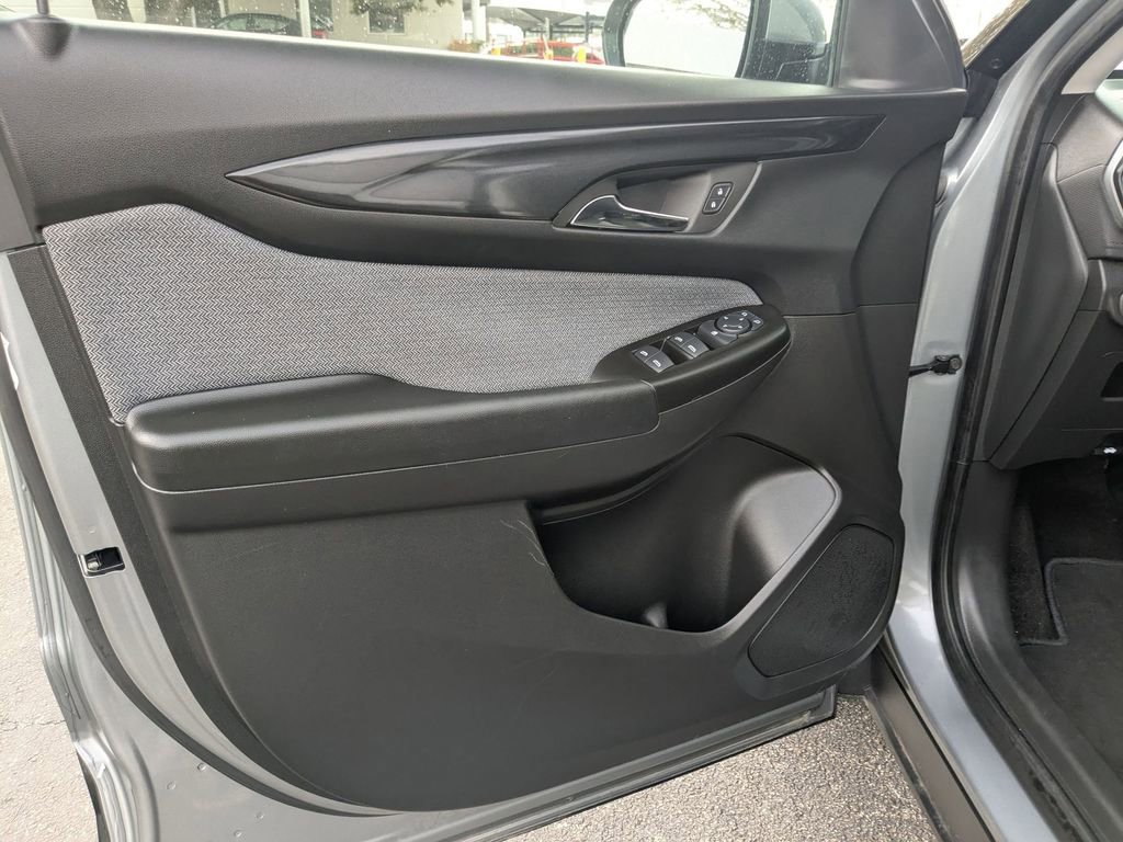 Used 2025 Chevrolet TrailBlazer LT image 14