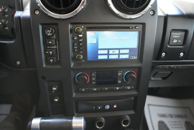 Used 2005 HUMMER H2 w/ Preferred Equipment Group AWD/4WD image 24