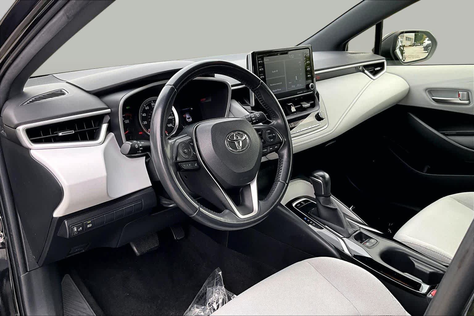 Used 2019 Toyota Corolla SE w/ SE Option Package FWD image 17
