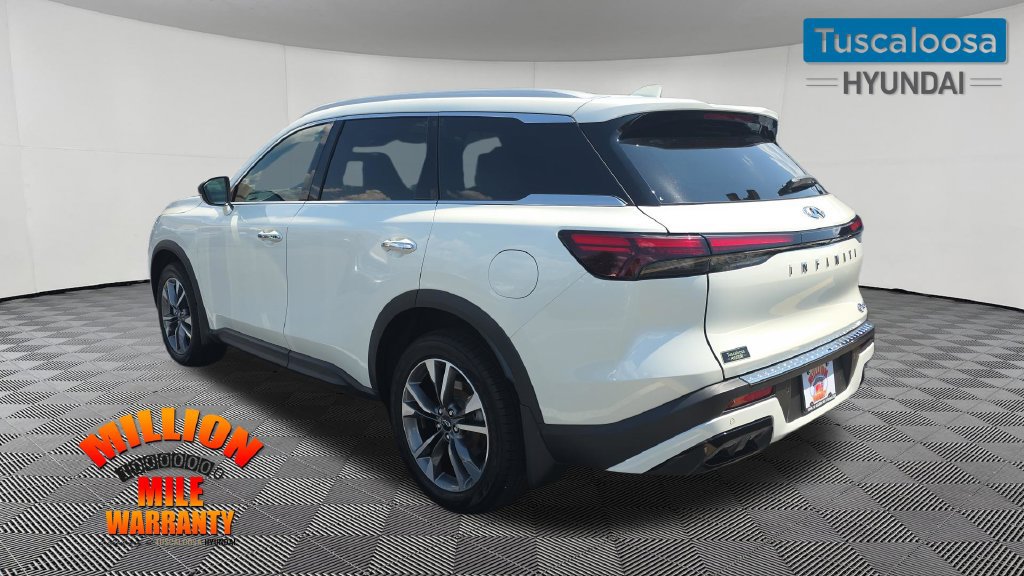 Used 2023 INFINITI QX60 Luxe w/ Cargo Package FWD image 6
