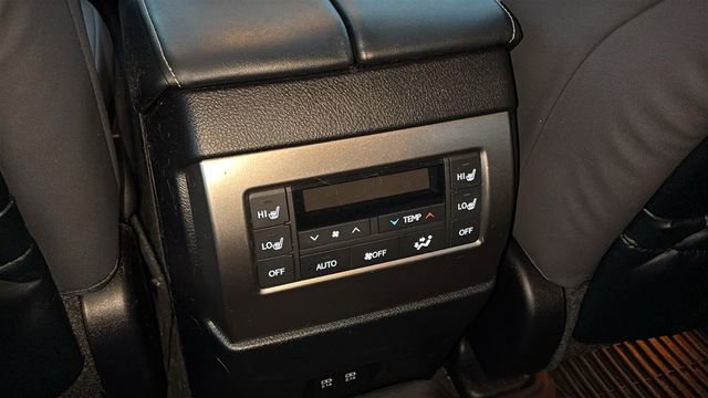 Used 2023 Lexus GX 460 Premium w/ Accessory Package image 8