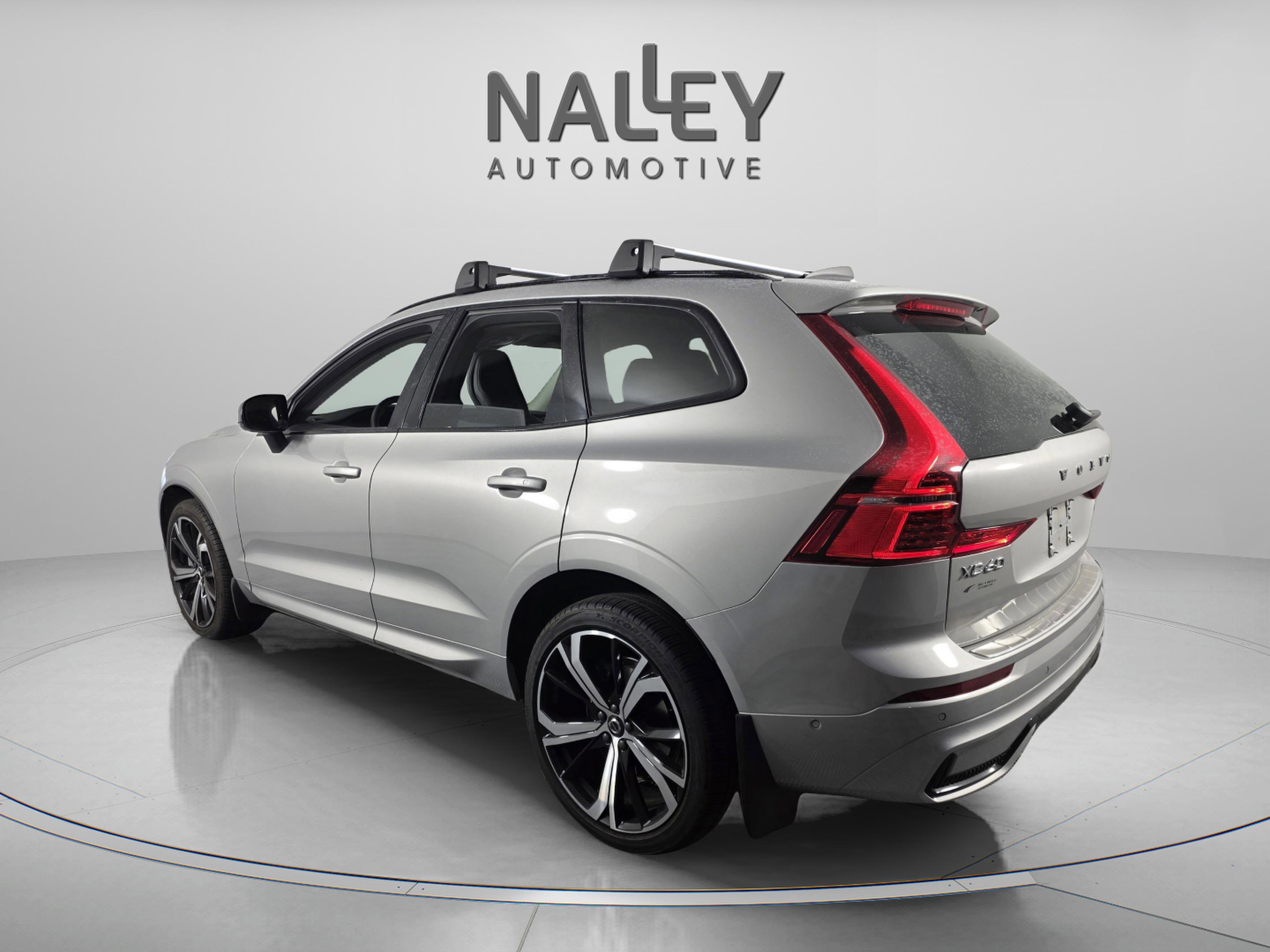 Used 2023 Volvo XC60 B6 Ultimate w/ Protection Package Premier image 3