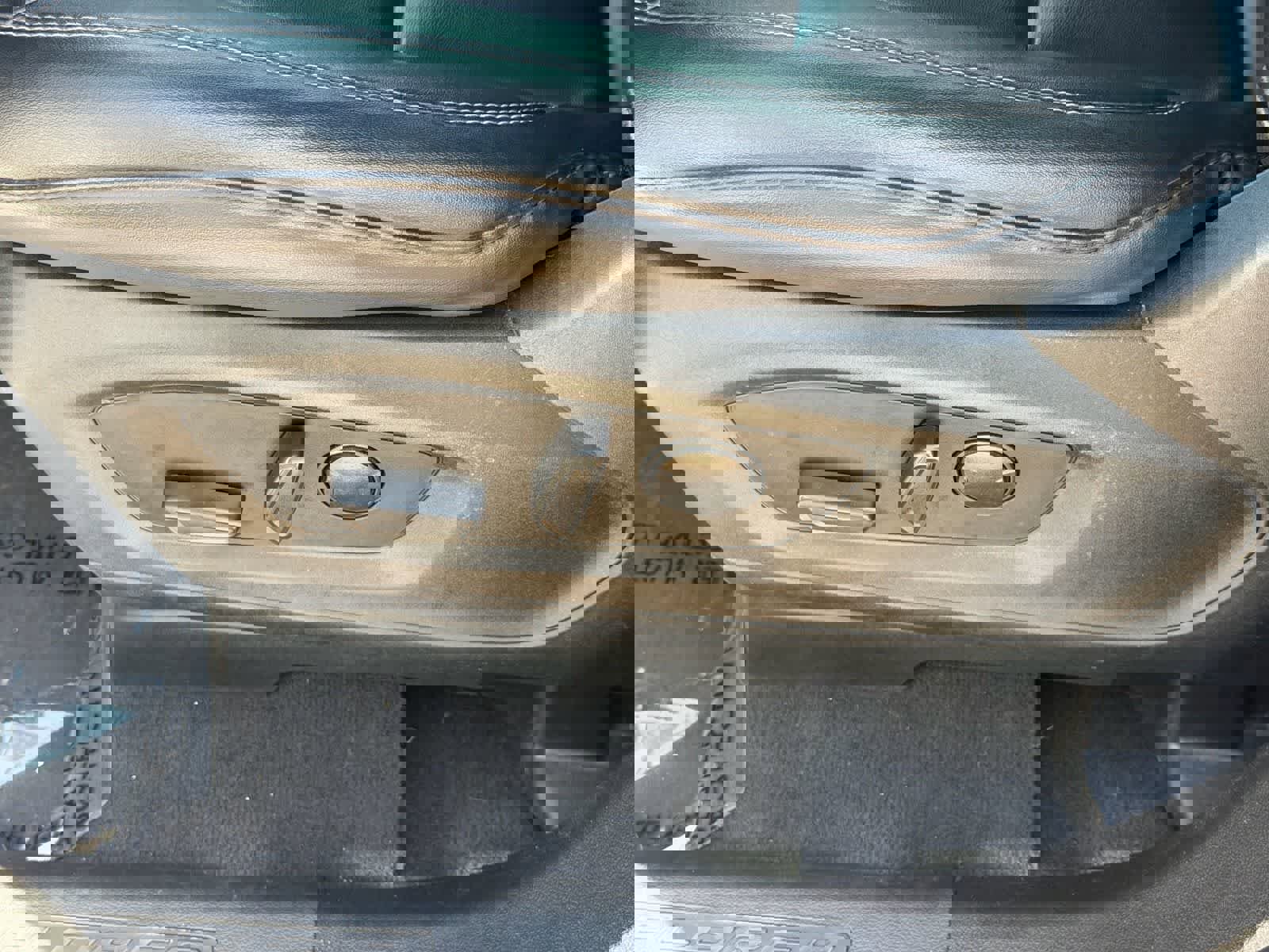 Used 2023 Ford Explorer XLT w/ Equipment Group 202A image 15