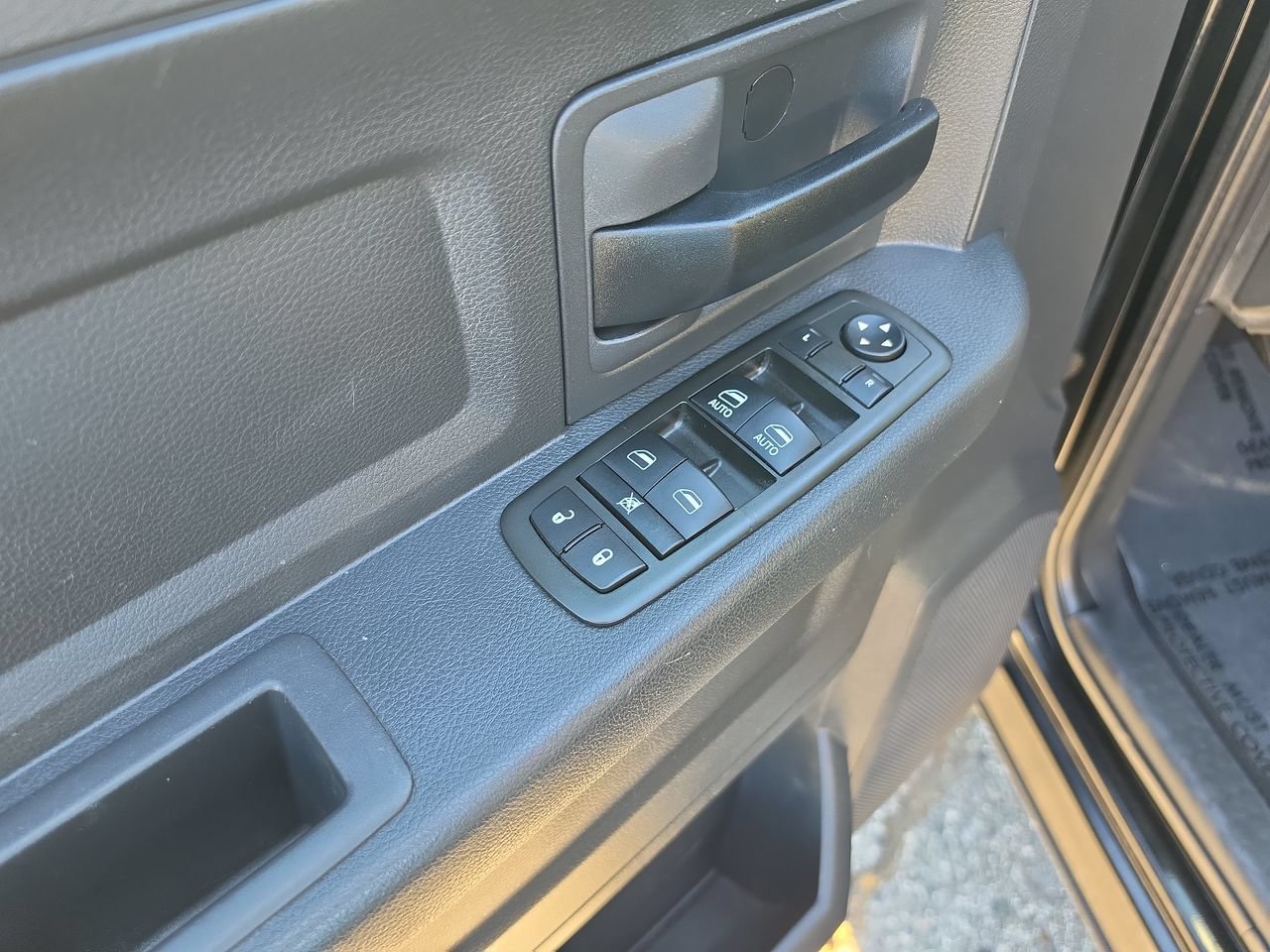 Used 2012 RAM 1500 Express RWD image 20