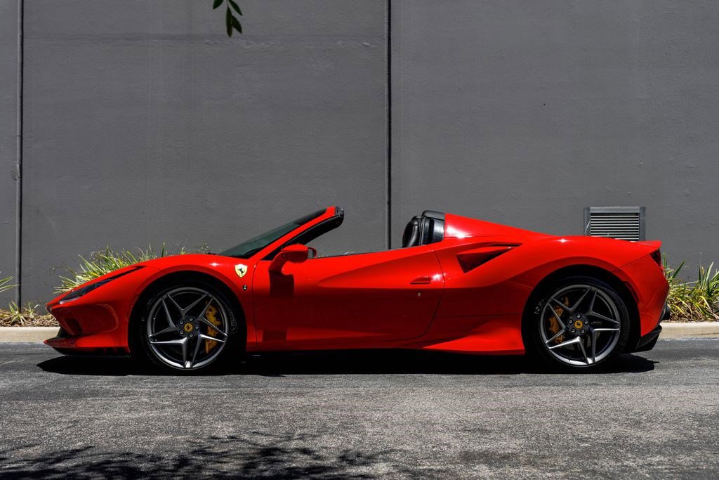 Used 2021 Ferrari F8 Spider RWD image 2