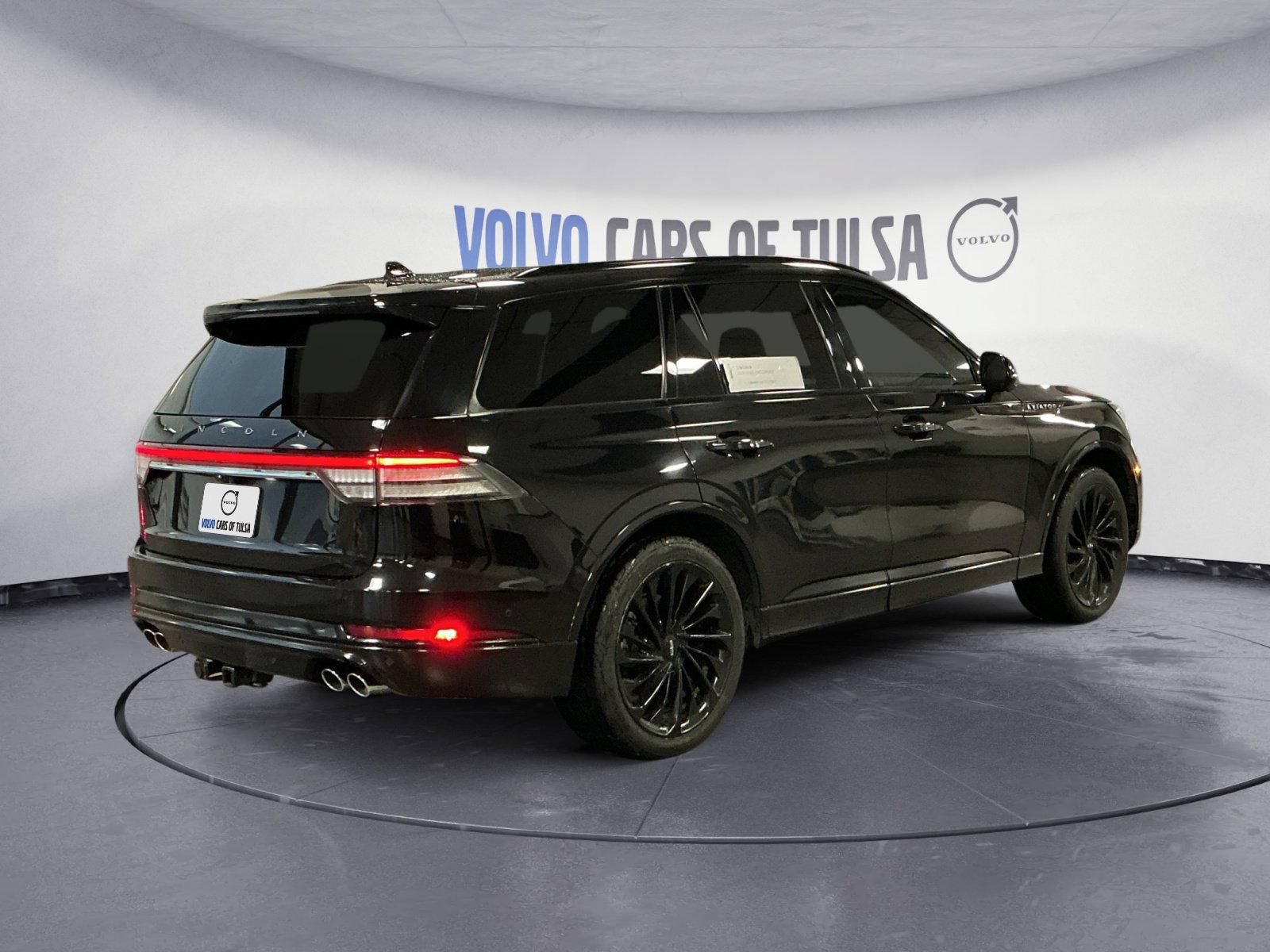 Certified 2023 Lincoln Aviator Reserve w/ Jet Appearance Package AWD/4WD image 5