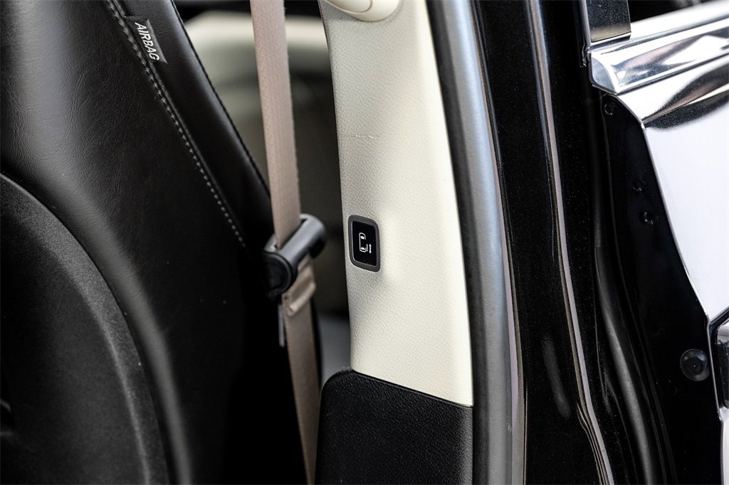 Used 2020 Chrysler Voyager Lxi image 36