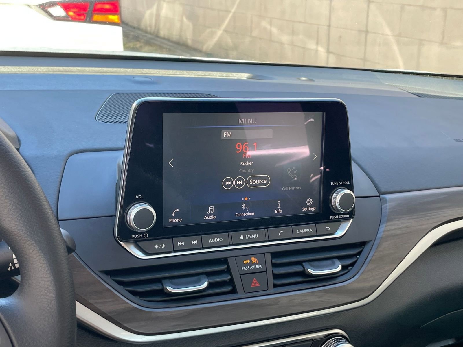 Used 2025 Nissan Altima 2.5 SV image 21