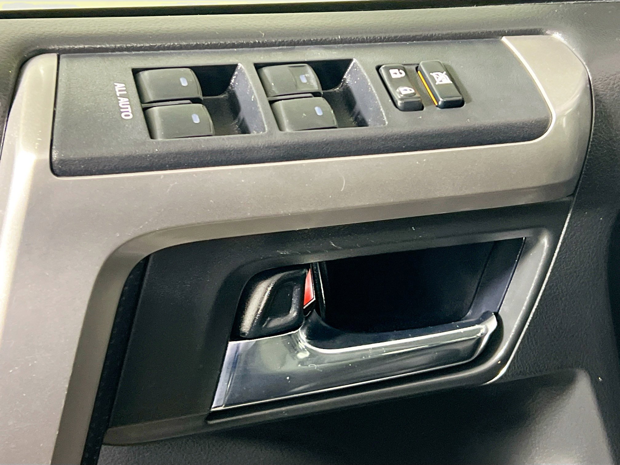 Used 2018 Toyota 4Runner SR5 Premium image 16