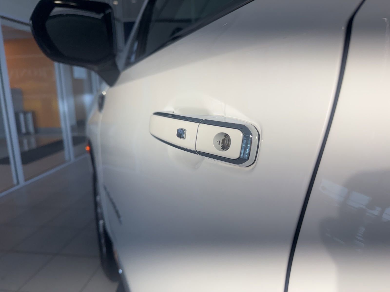 Used 2023 GMC Yukon SLT image 14