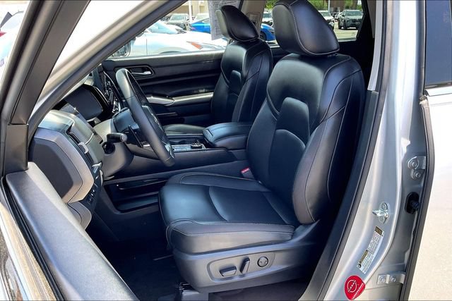 Used 2025 Nissan Pathfinder SL w/ Lighting Package (N92) AWD/4WD image 24