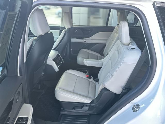 Used 2025 Lincoln Aviator Reserve w/ Illumination Package image 24