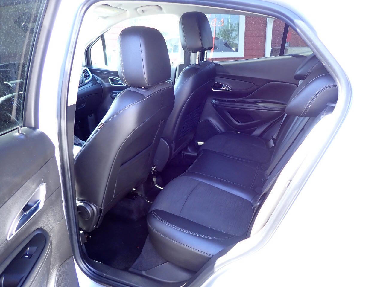 Used 2016 Buick Encore FWD image 8