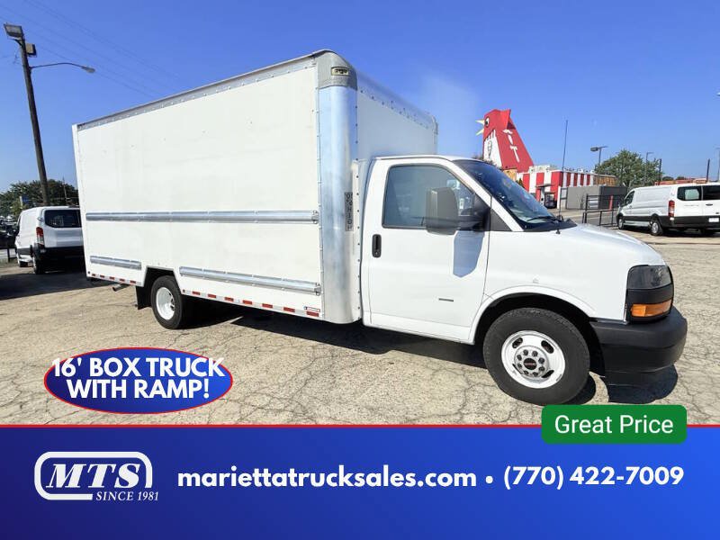 Used 2021 GMC Savana 3500 Extended RWD image 1