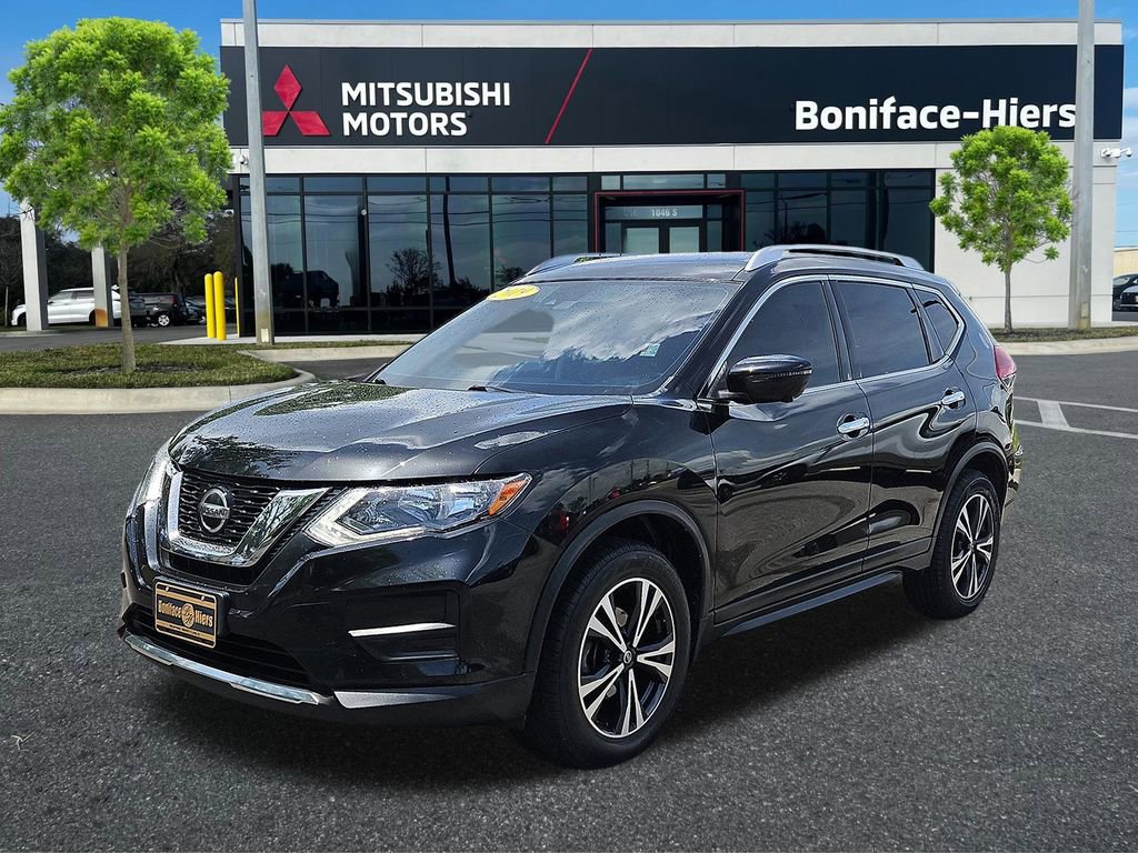 Used 2019 Nissan Rogue SV w/ Premium Package image 2