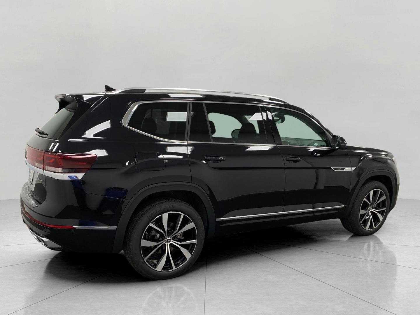 New 2026 Volkswagen Atlas SEL Premium R-Line image 2