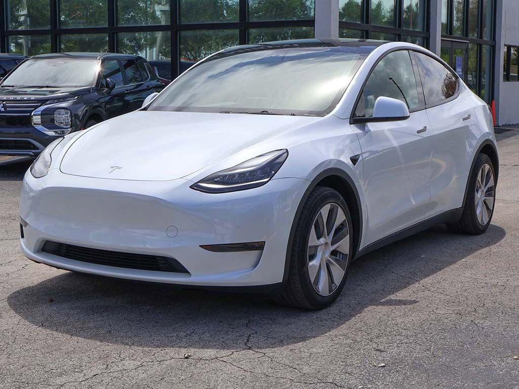 Used 2021 Tesla Model Y Long Range image 17