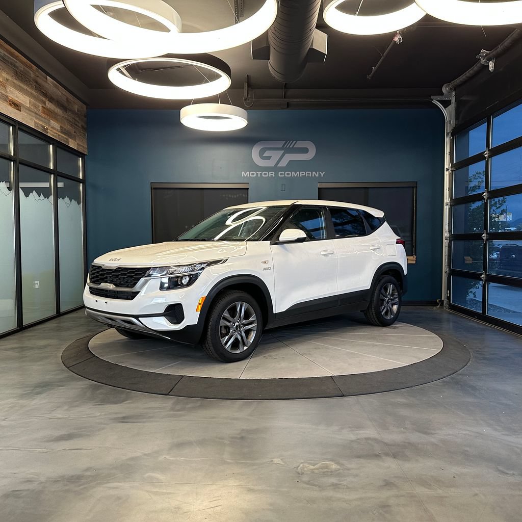 Used 2023 Kia Seltos LX AWD/4WD image 7