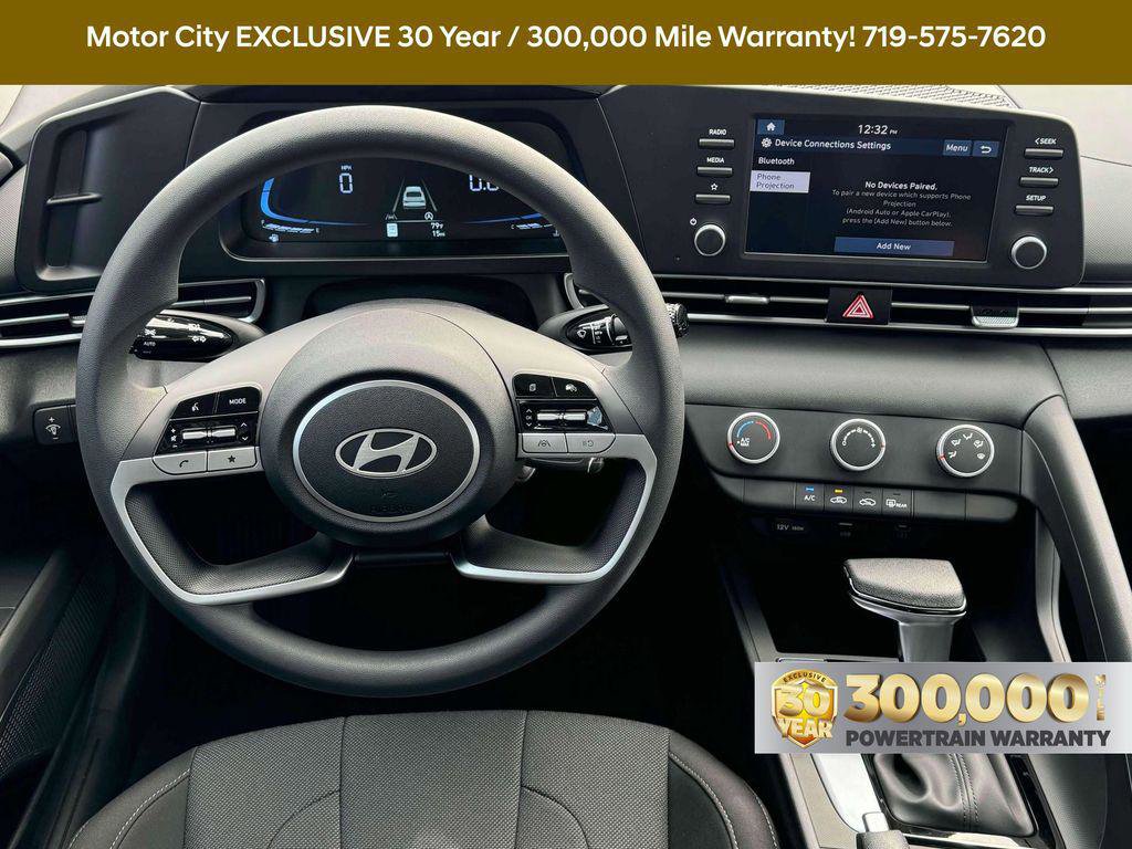 New 2025 Hyundai Elantra SE image 21