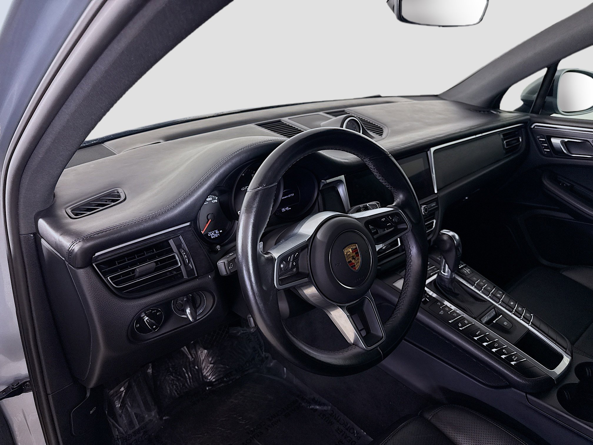 Used 2021 Porsche Macan GTS w/ Premium Package Plus (PF9) AWD/4WD image 23