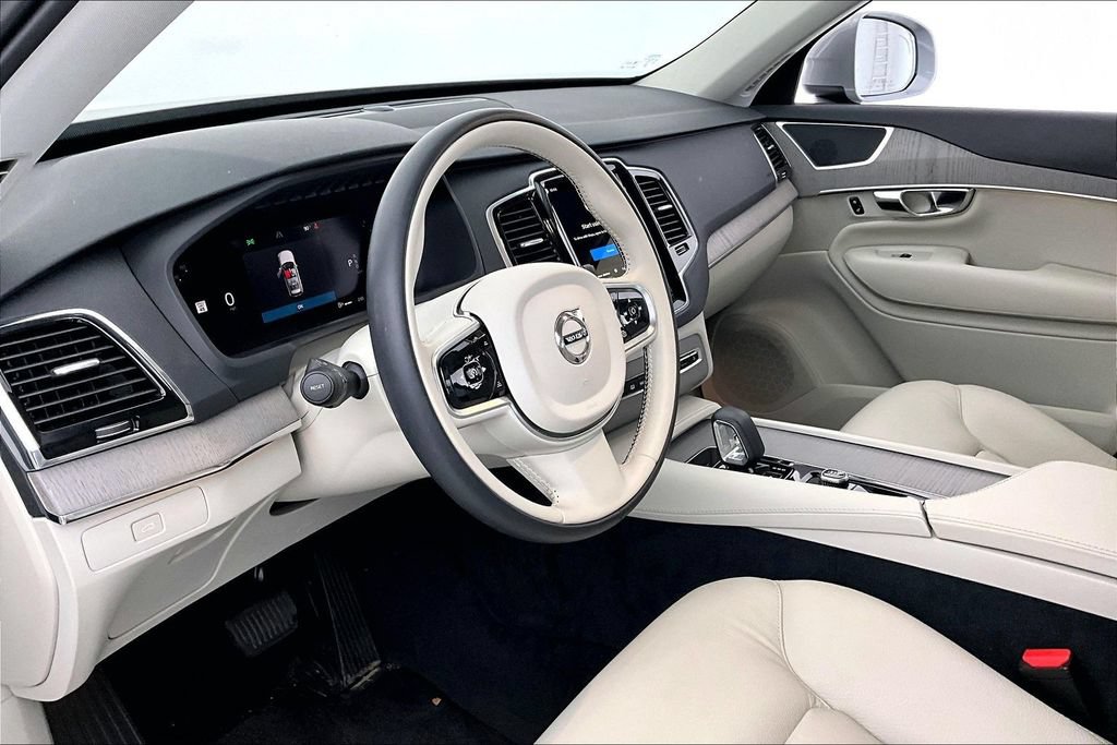 Certified 2025 Volvo XC90 B5 Plus w/ Protection Package Premier AWD/4WD image 16