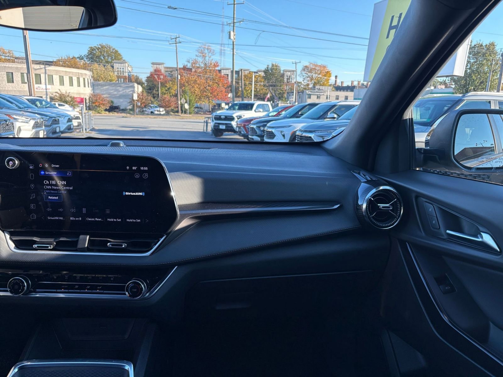 Used 2025 Chevrolet Equinox LT image 34