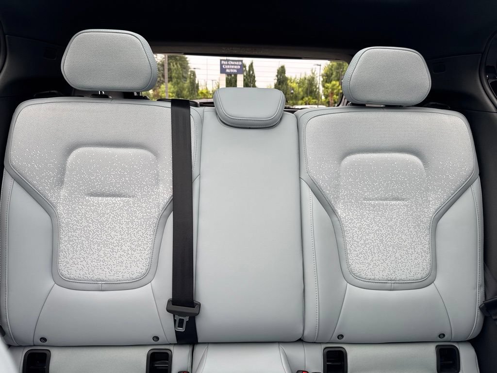 New 2026 Volvo EX30 Ultra w/ Protection Package Premier AWD/4WD image 18