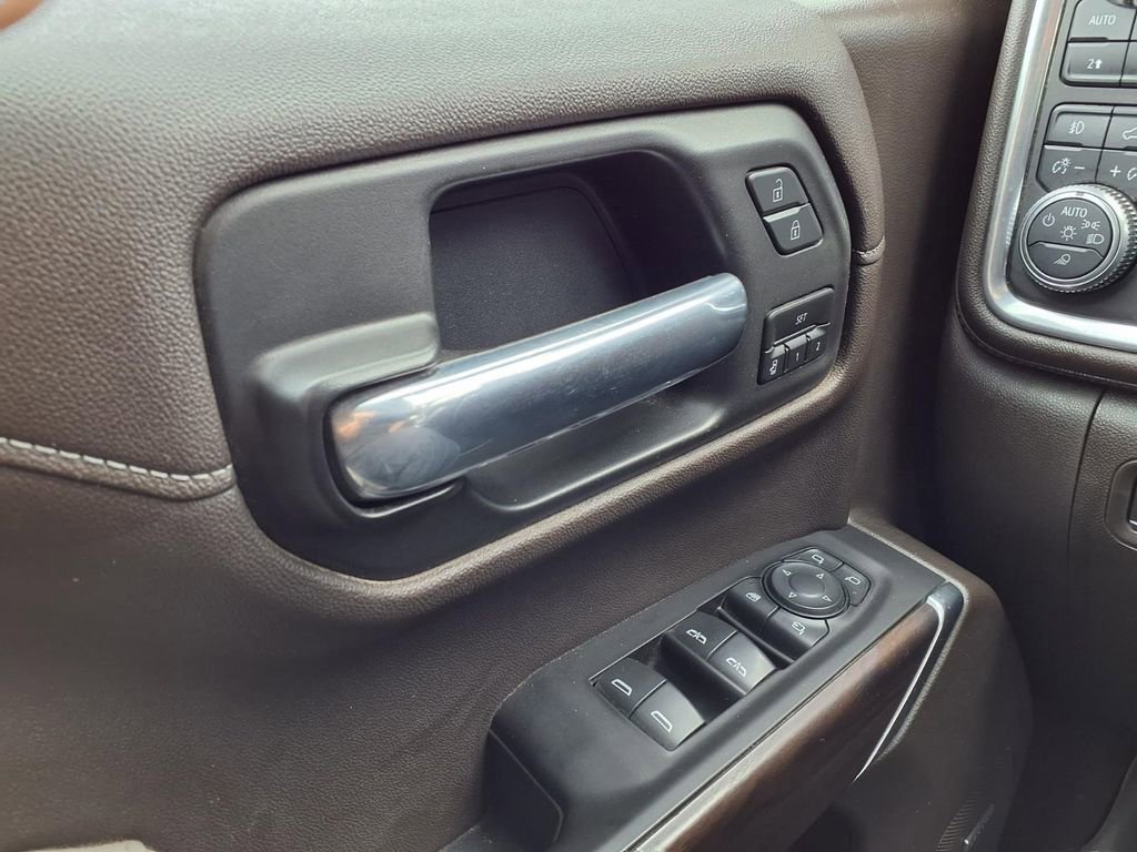 Used 2020 GMC Sierra 1500 SLT w/ SLT Premium Plus Package AWD/4WD image 17