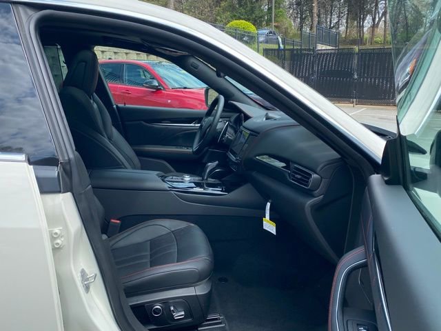 Used 2024 Maserati Levante GT Ultima image 39