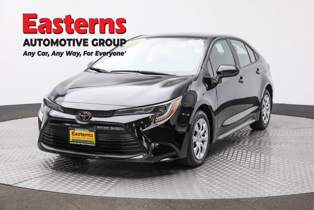 Used 2024 Toyota Corolla LE image 1
