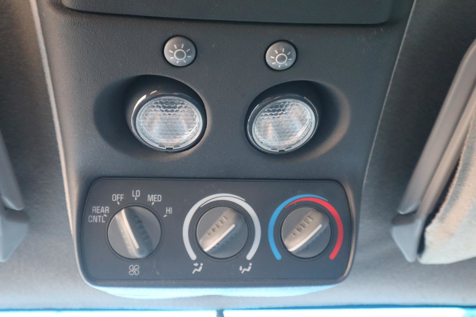 Used 1999 Chevrolet Suburban 2WD w/ Preferred Equipment Group 3 image 26